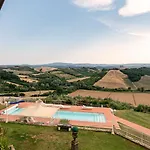 Villa Belsole Nel Chianti In Toscana Con Piscina Riscaldata E Colonnina Per Ricarica Auto