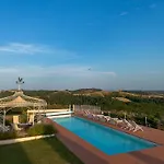 Belsole Nel Chianti In Toscana Con Piscina Riscaldata E Colonnina Per Ricarica Auto Villa *